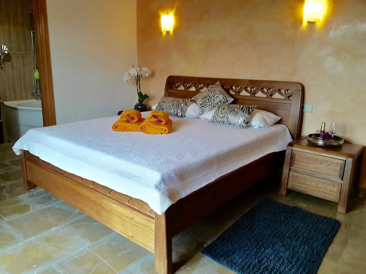 Finca Can Canti Bed and Breakfast Artà 0*,  España